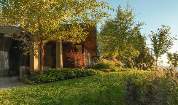 Distinctive Landscaping Inc.