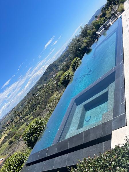 E & A Pro Pool Service