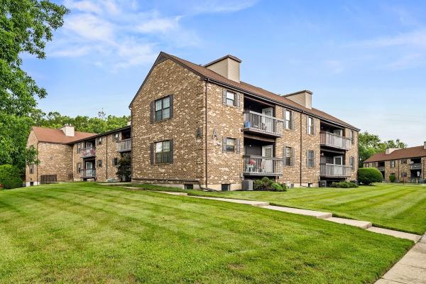 Briar Knoll Apartments