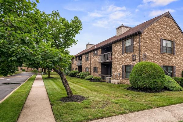 Briar Knoll Apartments