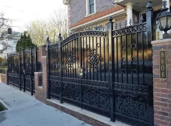Bracci Fence & Ironworks