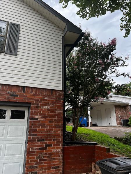 Mt's Seamless Gutter & Protection