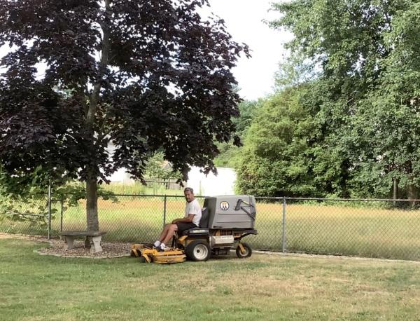 Ed's Lawn Service