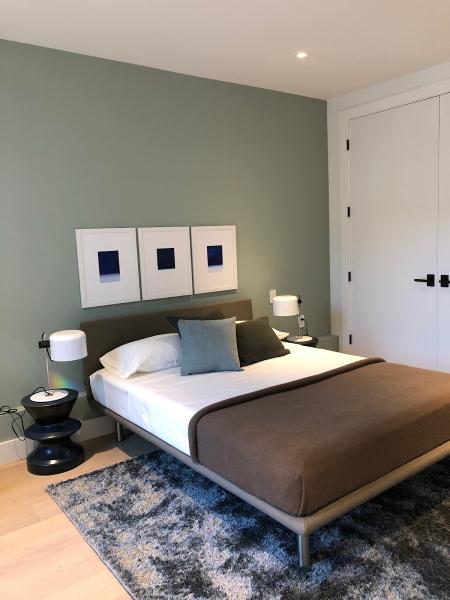 Art In Hand Installer Services