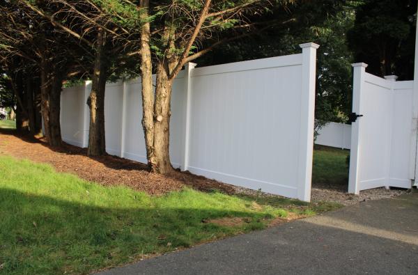 Luxury Fence. LLC
