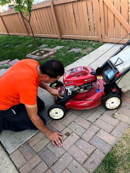 Lightning Lawn Care & Lawn Mower Maintenance Inc.