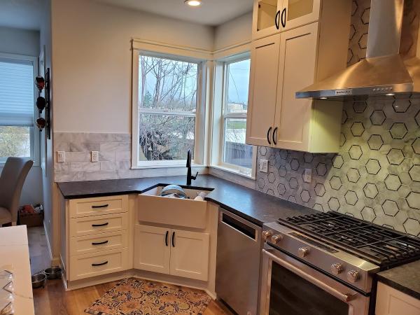 Pnw Construction & Remodeling