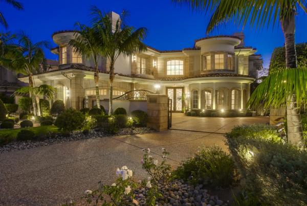 Klinge Realty Group @ Compass