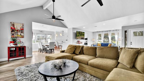 Travis Salande Realtor