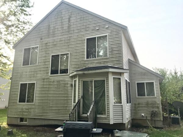 Lake's Edge Exteriors LLC