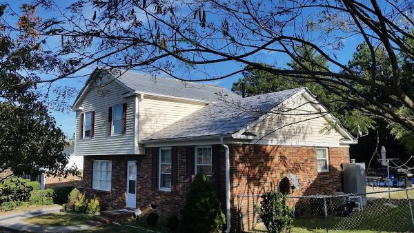 Christopher's Roofing & Vinyl