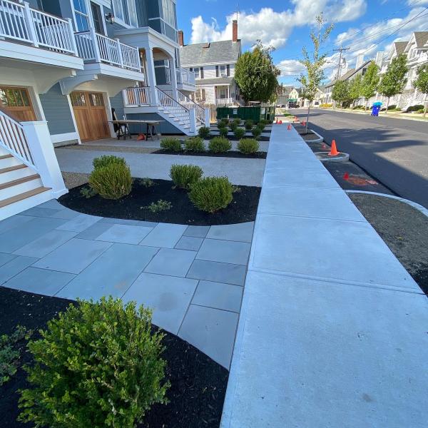 Colonial Landscaping