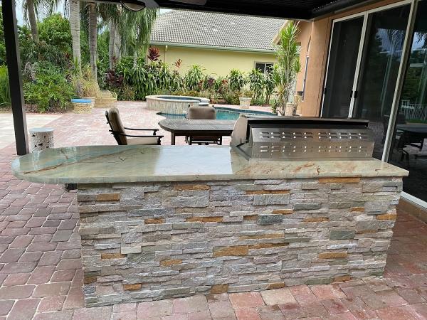 Luxury Outdoor Kitchen and Living