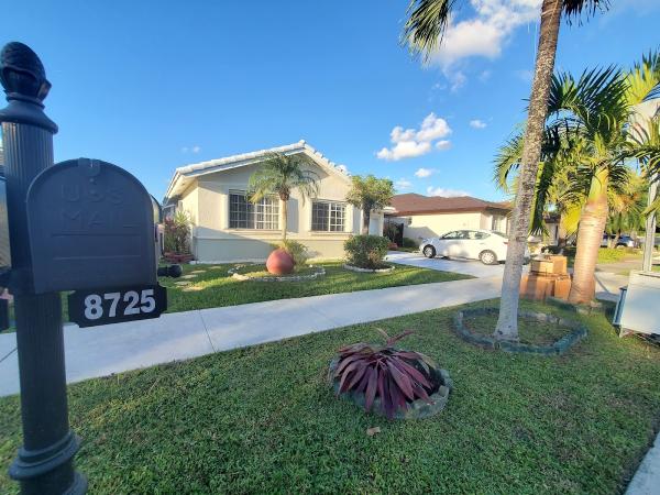 Veronica Crego-Flores Broker at Genstone Realty