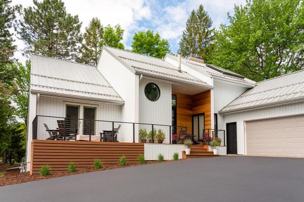 Spotless & Seamless Exteriors