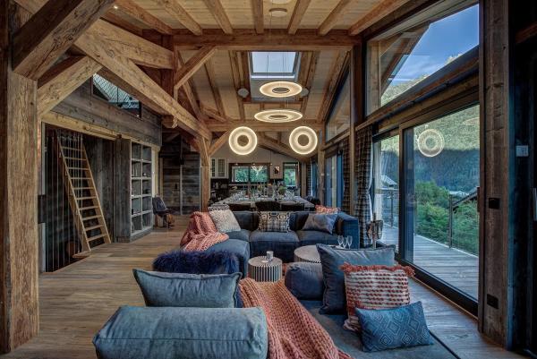 The Decor Brief