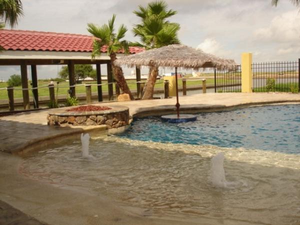 Pools by Mario