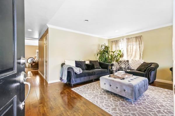 Real Estate Agent Vipul Modha