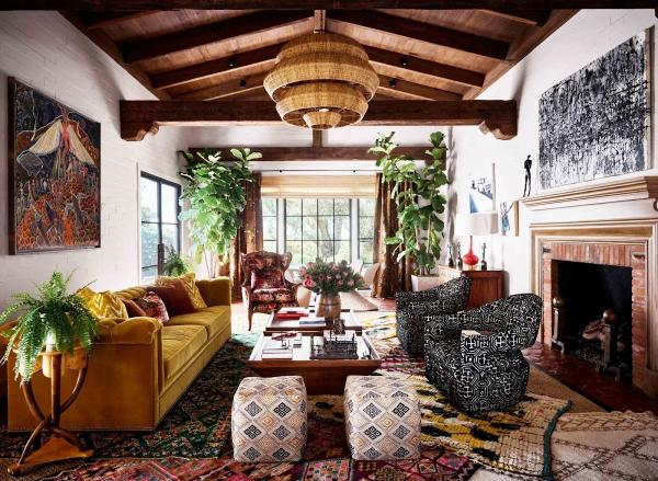 Esmaili Rugs & Antiques