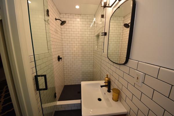 La Custom Tile