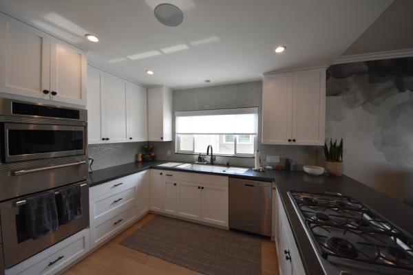 La Custom Tile