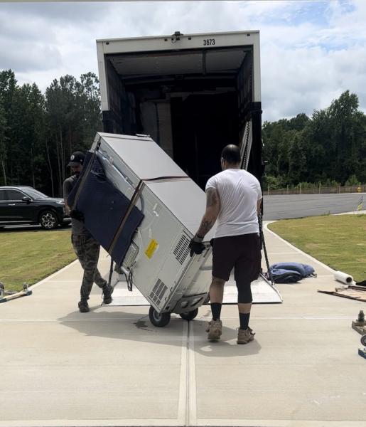 Tomkat Movers
