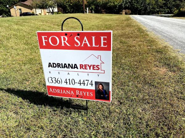Adriana Reyes Realty