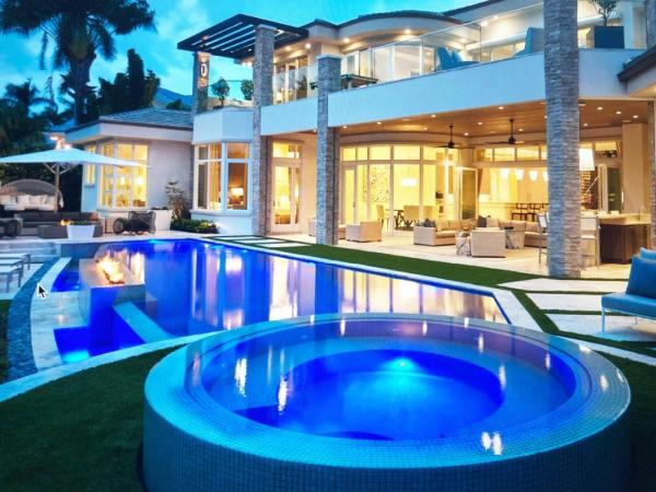 Top Notch Pools