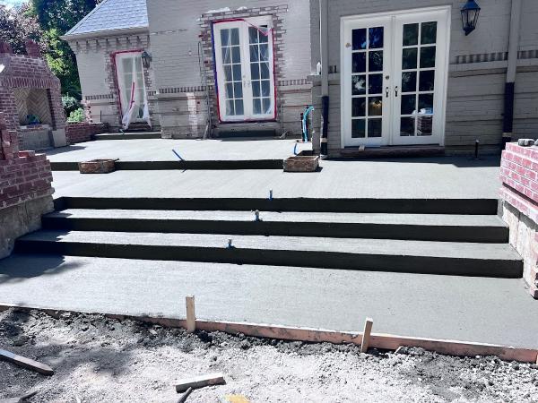 Everest Concrete LLC