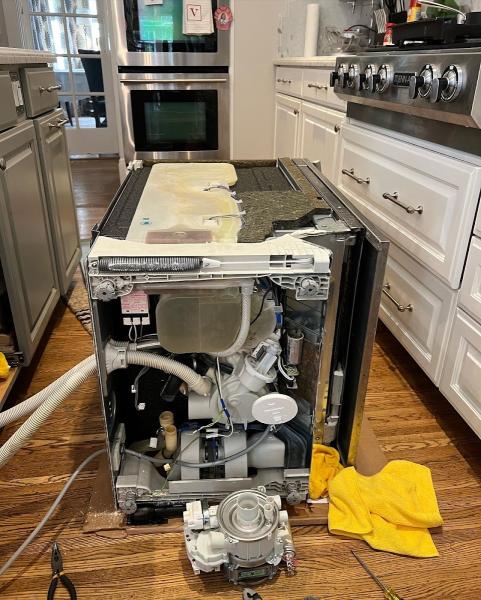 Appliance Repair Tech