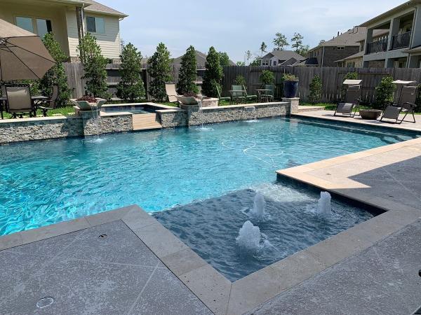 Aqua Custom Pools and Spas