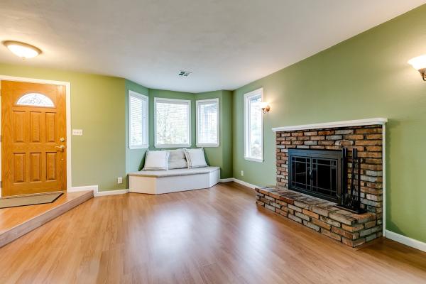 Amy Thompson Homes--Hybrid Real Estate
