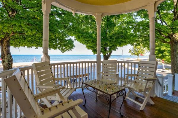 Michigan Homes and Cottages Real Estate