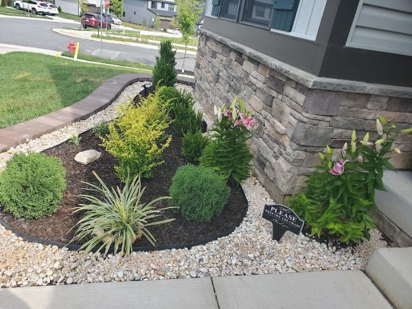 Deuces Garden and Patio Creations