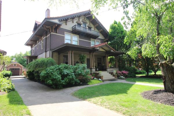 Selling WV Real Estate Professionals