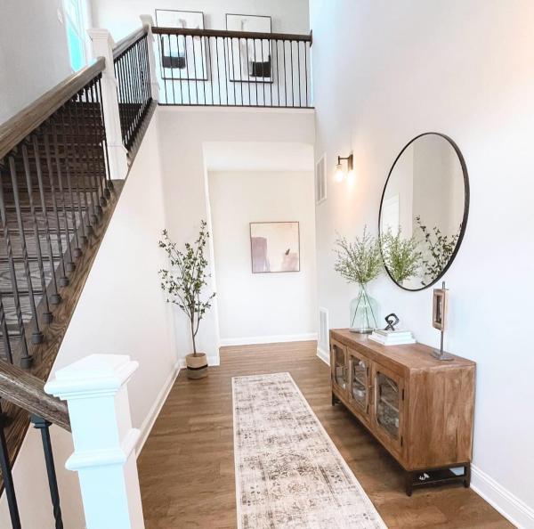 Savvy Chic Interiors- Home Staging