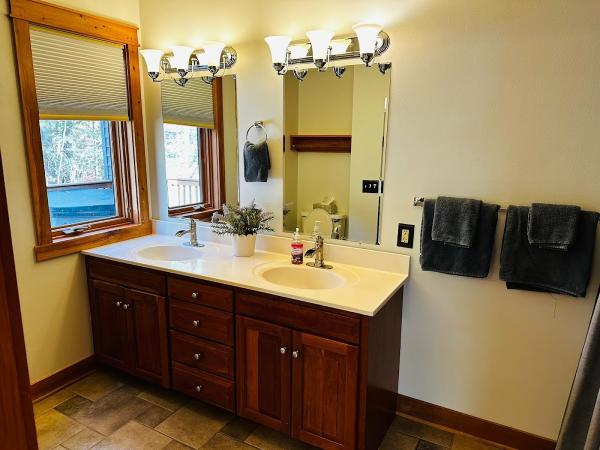 IH Cleaning LLC