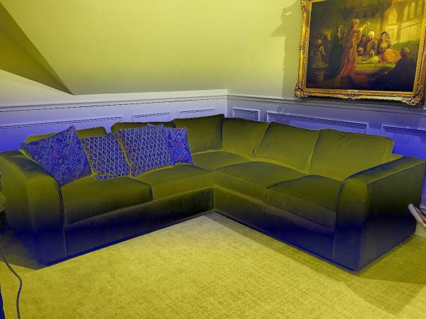 Mobile Furniture Service