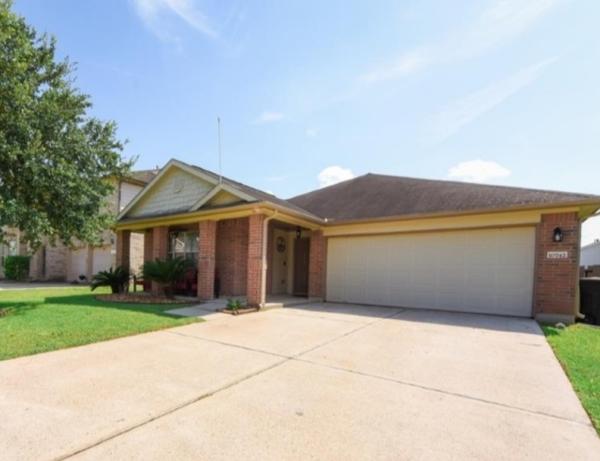 Lindsay Rose Realtor/ Foundations Realty