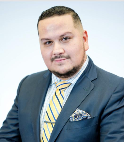 Luis Dennis Davila