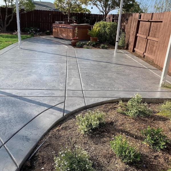 R & E Concrete