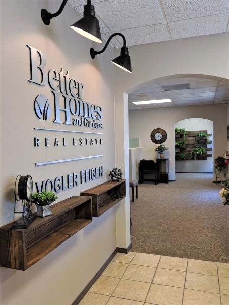 Loni Vogler Hemet Realtor Vogler Feigen Realty