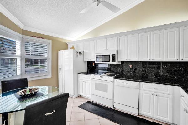 Damaris Bello Realtor- Xtreme International Realty