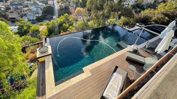San Diego Refreshing Pool & Spa