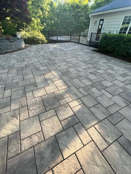 Beto's Deck LLC