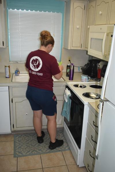 Custom Maids Inc