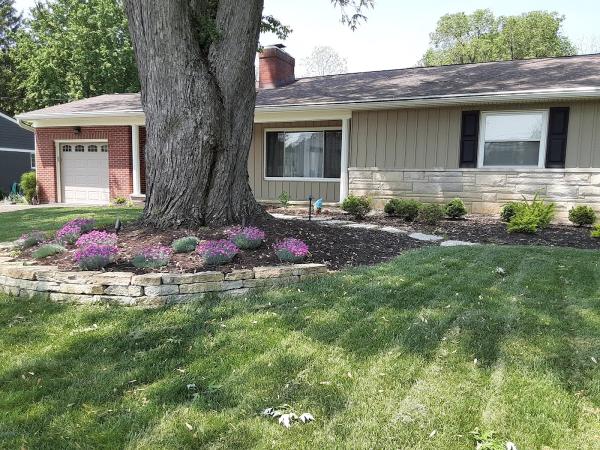 Creative Scapes Lawn & Landscaping LLC