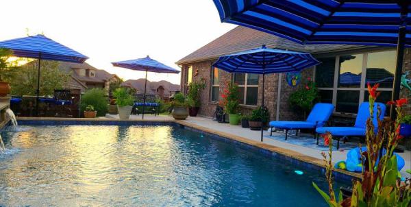 Liquid Oasis Pools and Spas