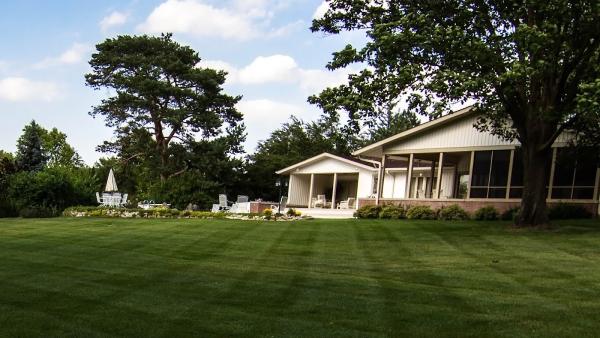 Summit Lawns