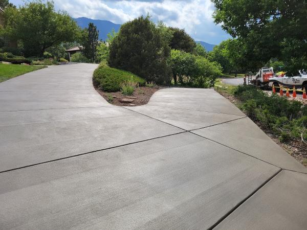 AM Paving & Konkrete LLC